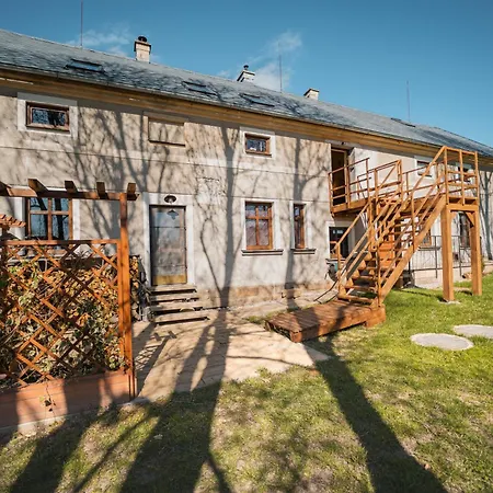 Kohouti Hnizdo Casa rural *